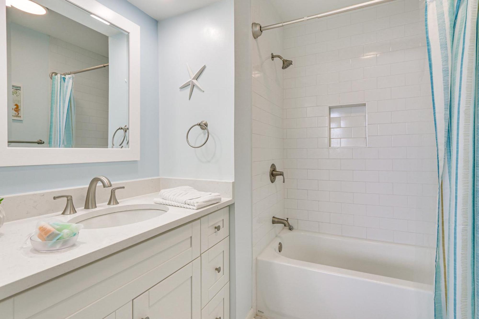 Hilton Head Condo Walk To Coligny Beach And Plaza! Hilton Head Island Exterior photo