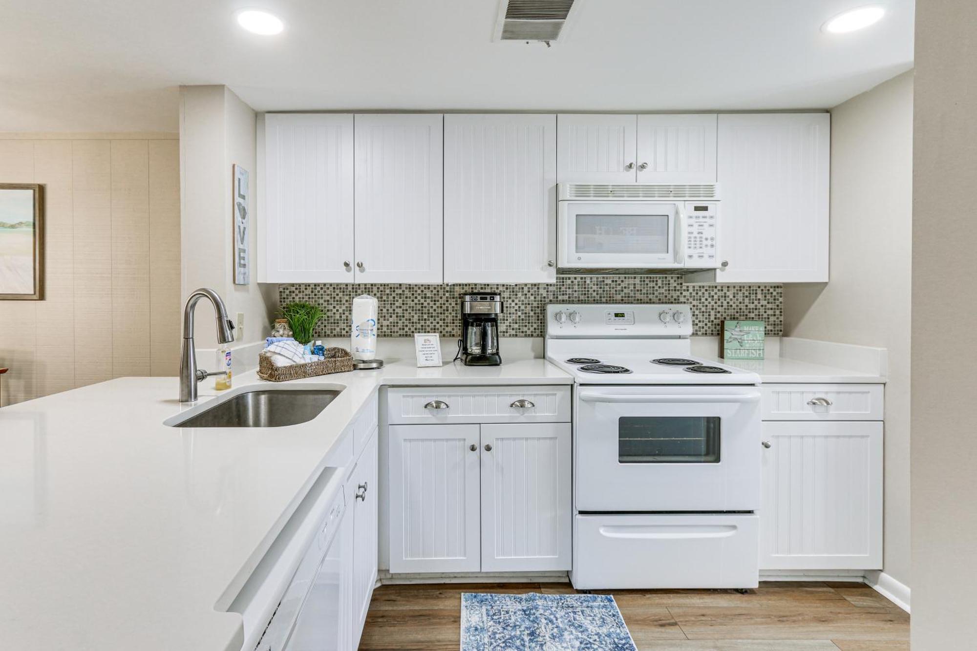 Hilton Head Condo Walk To Coligny Beach And Plaza! Hilton Head Island Exterior photo